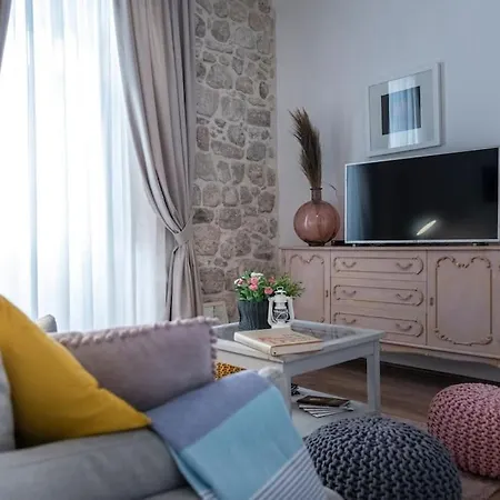 Flora-heartbeat Old Three Bedrooms Apartamento *