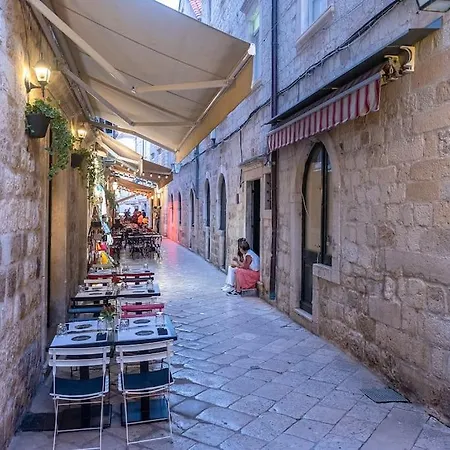 Flora-heartbeat Old Three Bedrooms Apartamento *