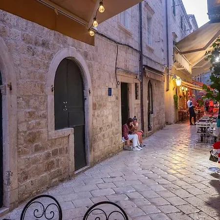 Flora-heartbeat Old Three Bedrooms Apartamento *