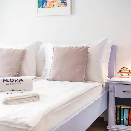 Flora-heartbeat Old Three Bedrooms