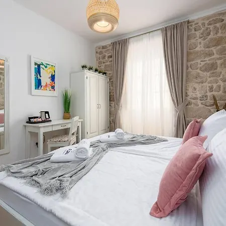 Flora-heartbeat Old Three Bedrooms *