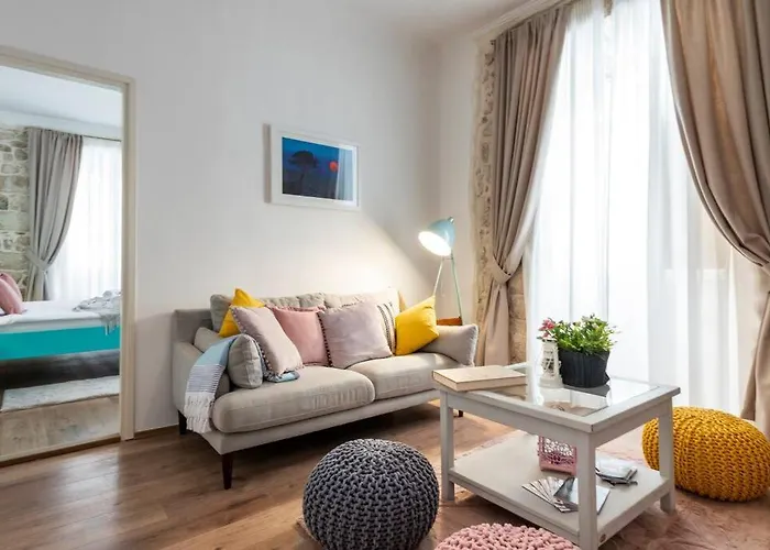 Flora-heartbeat Old Three Bedrooms