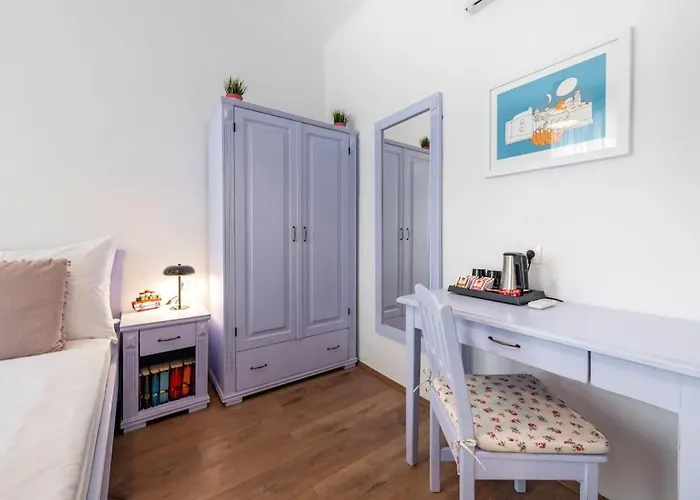 Flora-heartbeat Old Three Bedrooms דירה