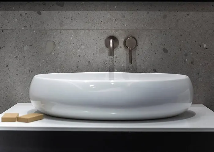 Flora-heartbeat Old Three Bedrooms דירה