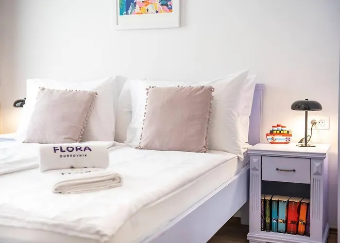 Flora-heartbeat Old Three Bedrooms