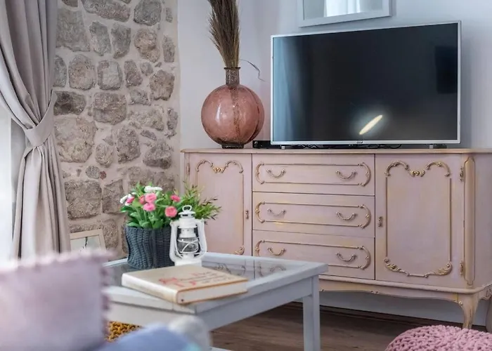Flora-heartbeat Old Three Bedrooms דירה