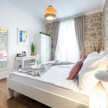 Flora-heartbeat Old Three Bedrooms *